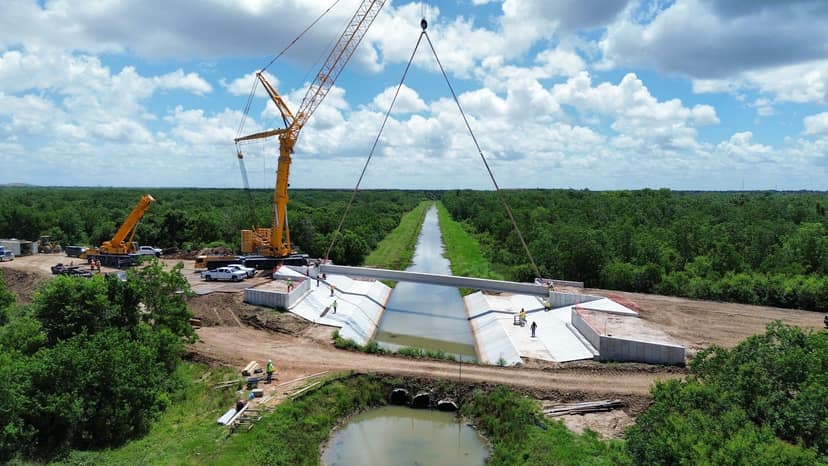 Chimney Rock Bridge — Crane rigged for the lift