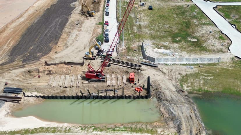 Legacy Bridge West — Sheet piling from above